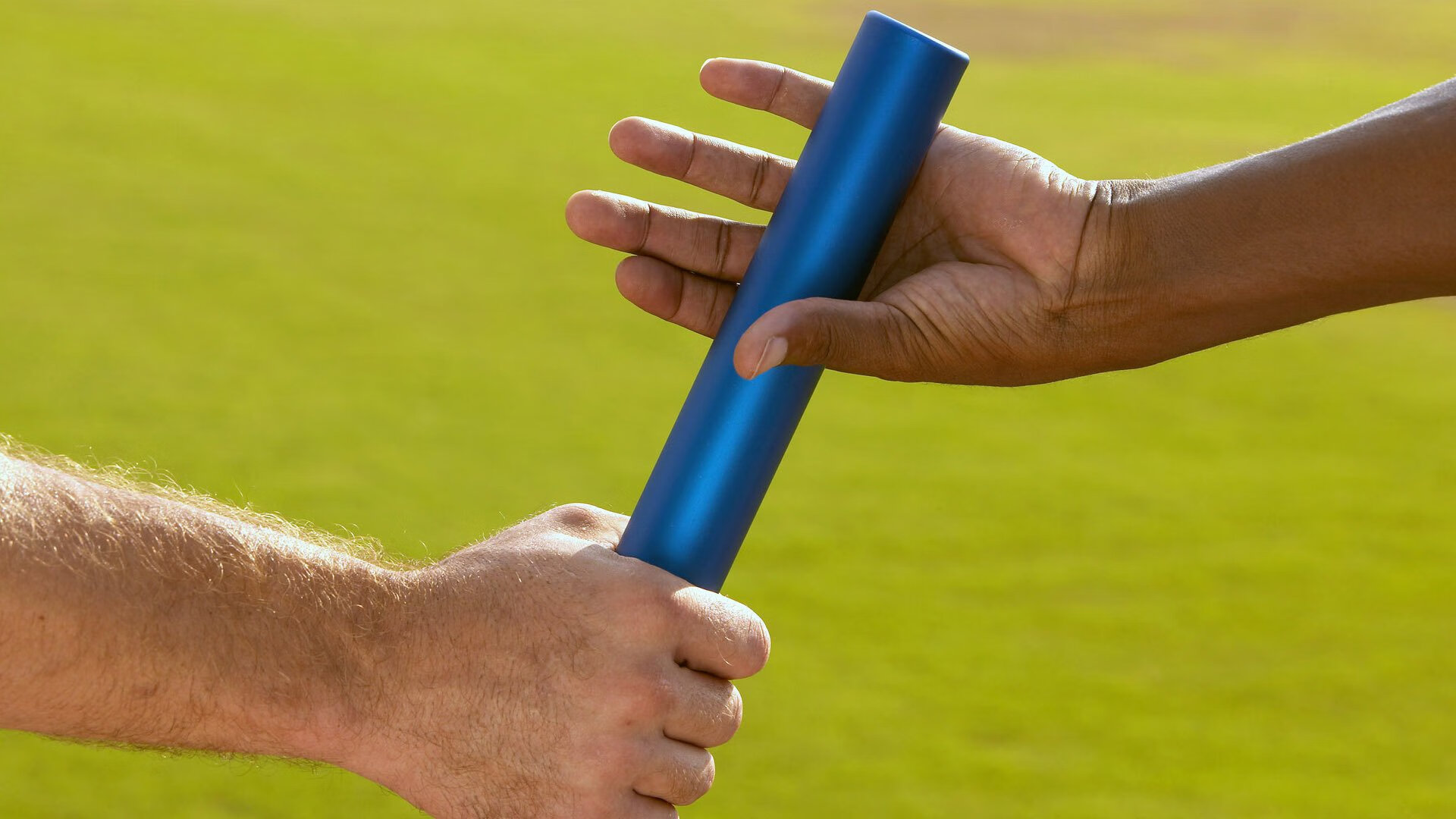 哈登新星反败为胜表现突出，西班牙队前途光明！全场沸腾不已